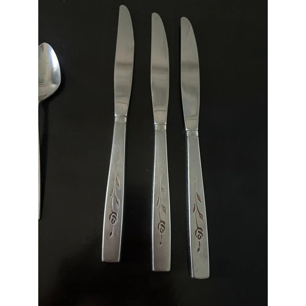 Oneida Oneidacraft Deluxe Capistrano Flatware Lot 3 Butter Knives 1 Spoon